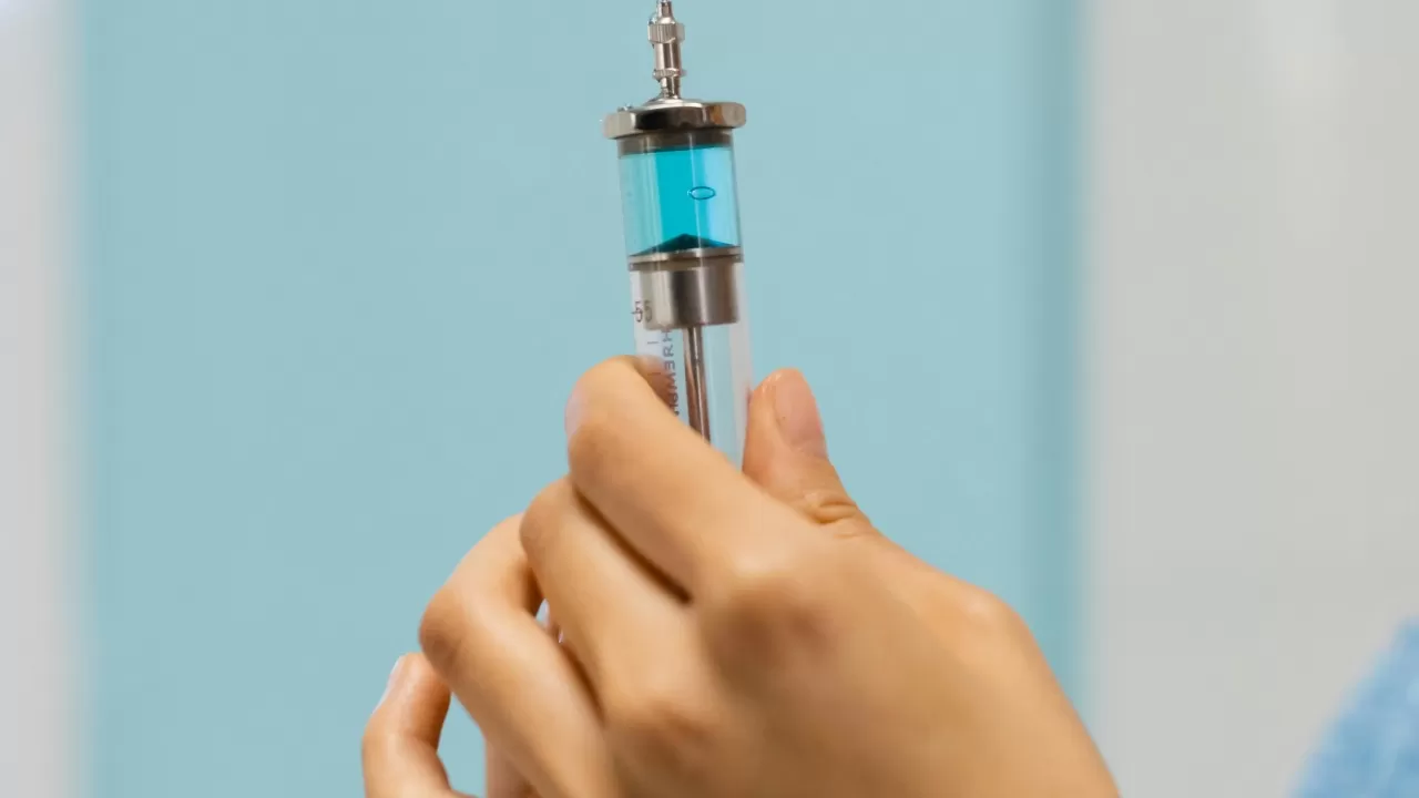 How do peptides and proteins a